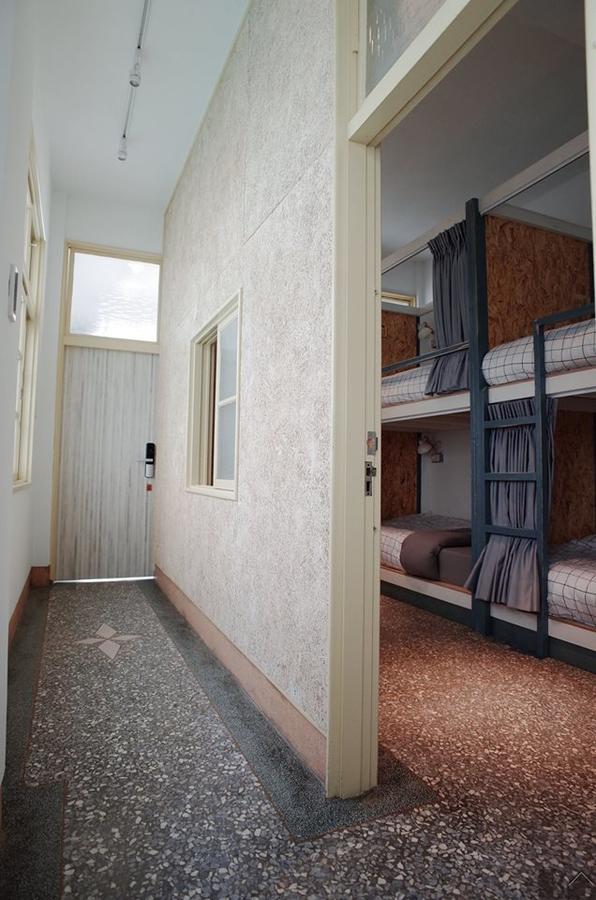 Bobooks Hostel Kota Chiayi Bagian luar foto